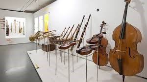 Klick zur Ausstellung "Unerhört! Musikinstrumente einmal anders."